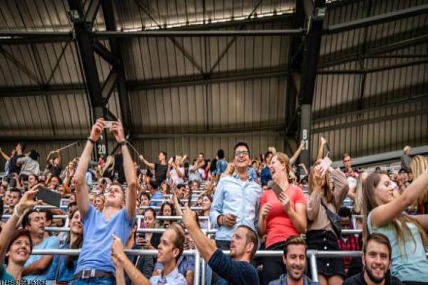 垒球属于哪个类别的体育项目？